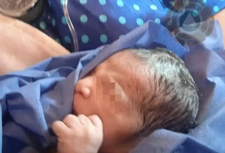 Fotos | Joven da a luz en Perif&eacute;rico y Villa Magna