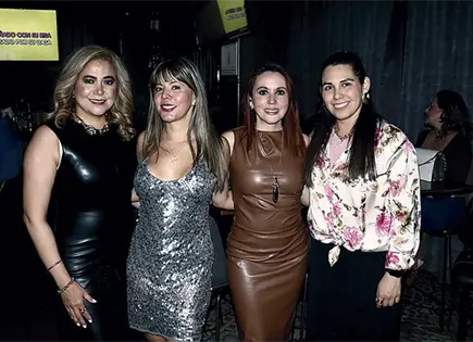 &iexcl;RADIANTES EN SUS CUMPLEA&Ntilde;OS!