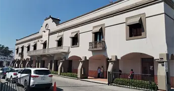 Salen tres y llegan tres al Ayuntamiento