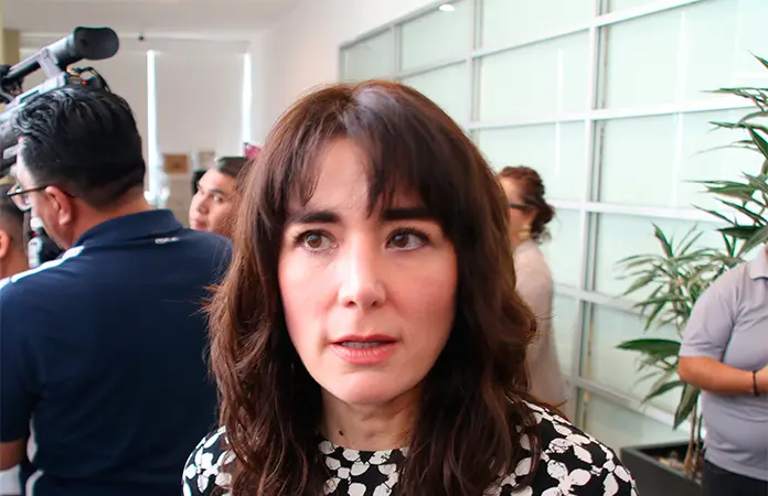Ven nepotismo y simulación detrás de la "Ley Esposa"