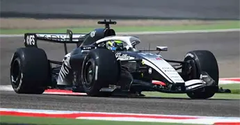 Complicado debut para Sergio &acute;Checo&acute; P&eacute;rez