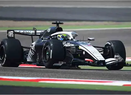 Checo P&eacute;rez es &uacute;ltimo en pr&aacute;ctica 1 del GP de China