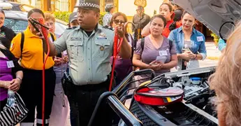 Imparten taller de mec&aacute;nica para mujeres