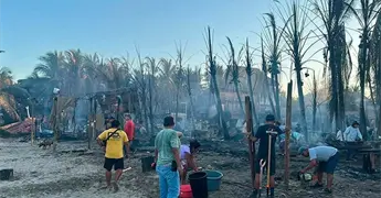 Incendio destruye negocios en Oaxaca
