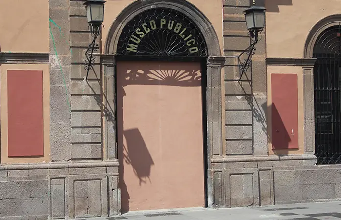 Blindan inmuebles públicos