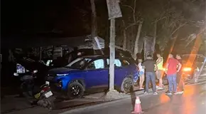 Fallece mujer tras ser embestida por una camioneta