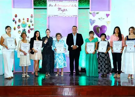 Galardonan a mujeres rioverdenses del a&ntilde;o