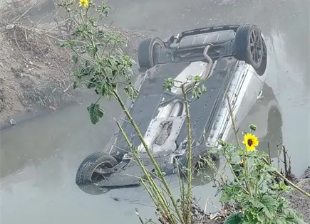 Localizan vehículo volcado con un hombre sin vida en el Río Santiago Localizan vehículo volcado con un hombre sin vida en el Río Santiago