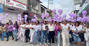 Marcha por la mujer termina con v&iacute;tores para Senadora