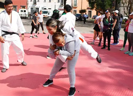 Clase de defensa personal por el 8M en SLP