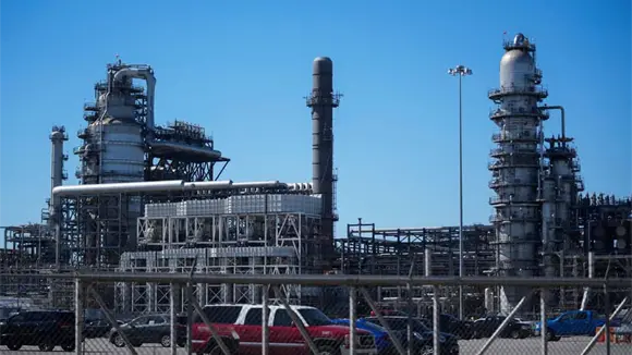 Guerra en Ir&aacute;n interrumpe navegaci&oacute;n y afecta reservas de petr&oacute;leo