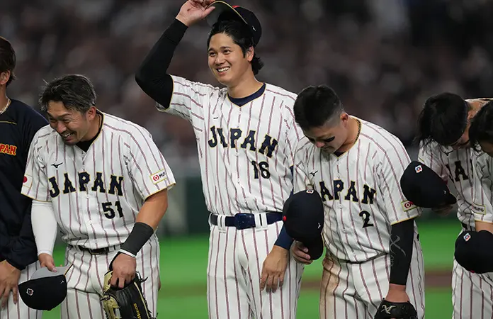 Japón remonta y triunfa al final