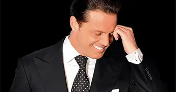Lejos de esc&aacute;ndalos, as&iacute; llega Luis Miguel a los 56 a&ntilde;os