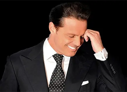 Lejos de esc&aacute;ndalos, as&iacute; llega Luis Miguel a los 56 a&ntilde;os