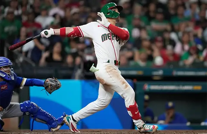 M&eacute;xico propina paliza a Brasil