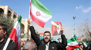 Miles de iran&iacute;es salen a las calles para declarar lealtad a Jamene&iacute;