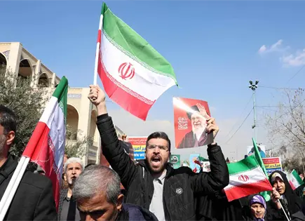 Miles de iran&iacute;es salen a las calles para declarar lealtad a Jamene&iacute;