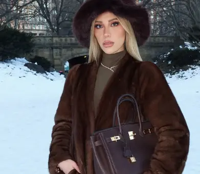 Priscila Escoto participa en regalo exclusivo en fiesta XV a&ntilde;os