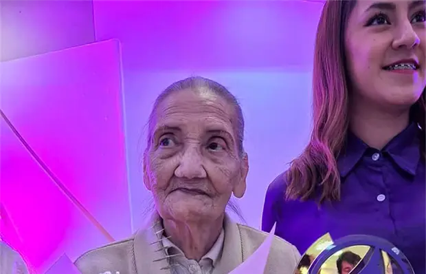 Reconocen a primera mujer empresaria