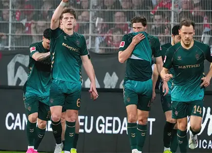 Werder Bremen sale de zona de descenso