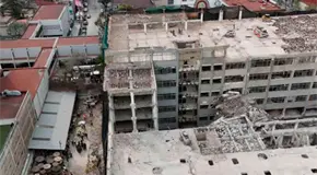 Colapso de edificio en demolici&oacute;n alarma a vecinos en CDMX