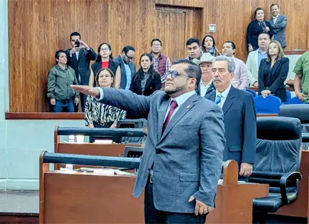 Entre quejas, Garc&iacute;a Castillo asume presidencia de la Jucopo