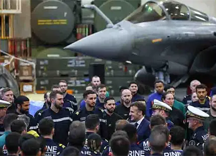 Francia env&iacute;a 8 fragatas