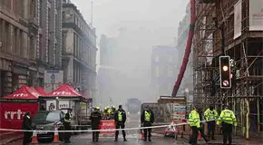 Fuego destruye ic&oacute;nico edificio en Glasgow