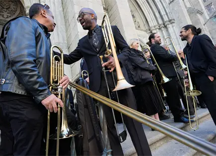 Homenaje en Nueva York a Willie Col&oacute;n con misa en San Patricio