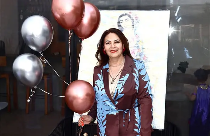 M&Oacute;NICA &iexcl;UN A&Ntilde;O M&Aacute;S DE VIDA!