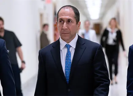 Contador de Epstein testifica sobre su riqueza y v&iacute;nculos empresariales