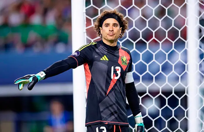 ´El Vasco´ contempla llamar a Memo Ochoa
