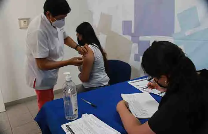 Mantiene SLP alto índice de vacunación, asegura Salud