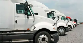 Retrocede venta de camiones pesados 39%