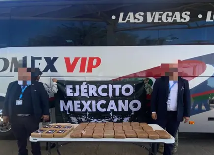 Aseguran coca&iacute;na y goma de opio en autob&uacute;s rumbo a EU