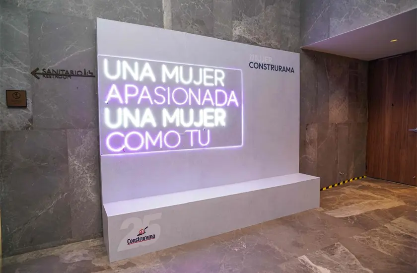 Cemex impulsa liderazgo femenino en la red Construrama