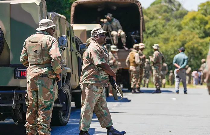 Sudáfrica combatirá violencia con militares