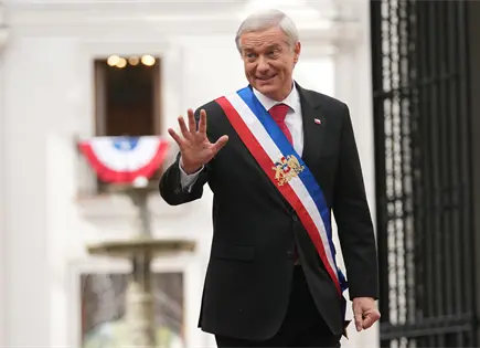 Jos&eacute; Antonio Kast firma seis decretos para gobierno de emergencia