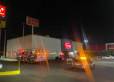 Arde azotea de Parisina en Plaza El Paseo