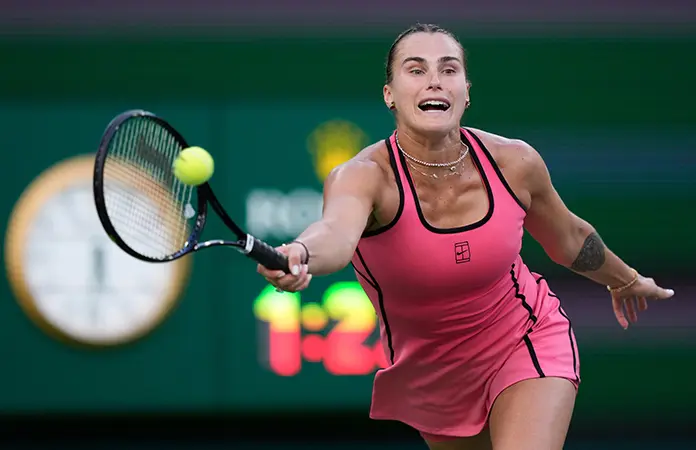 Aryna Sabalenka vence a Noskova