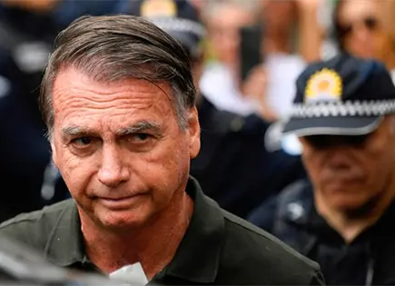 Bolsonaro, internado por padecer neumon&iacute;a
