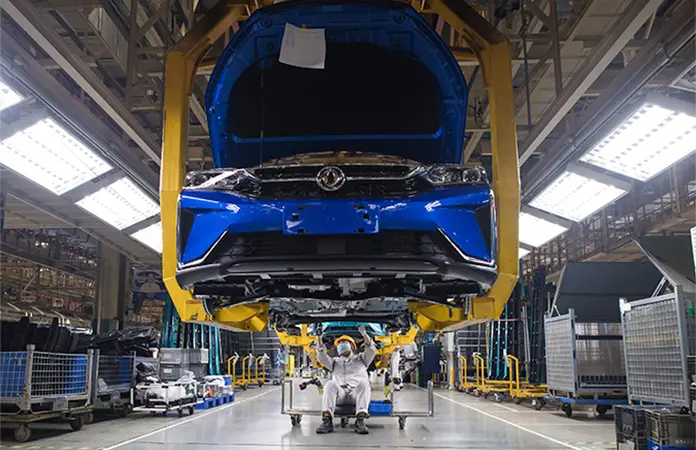 Prevén presión de EU a automotrices