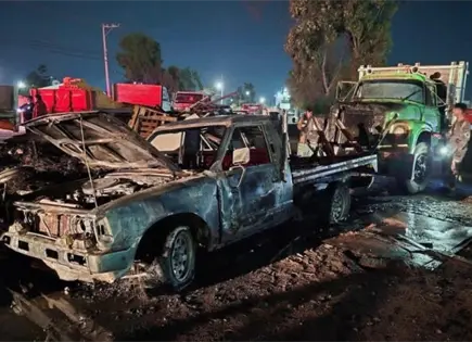 Queman tres camiones de ladrilleros de Observatorio