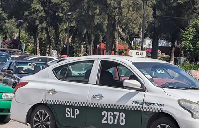Sanciona SSPC a taxistas que generan tr&aacute;fico vial