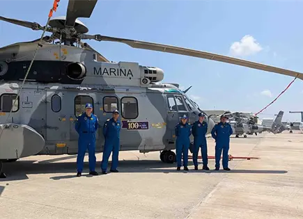 Un siglo surcando el cielo y el mar