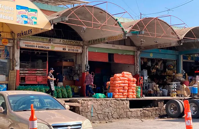 Detienen a narcos en Central de Abastos