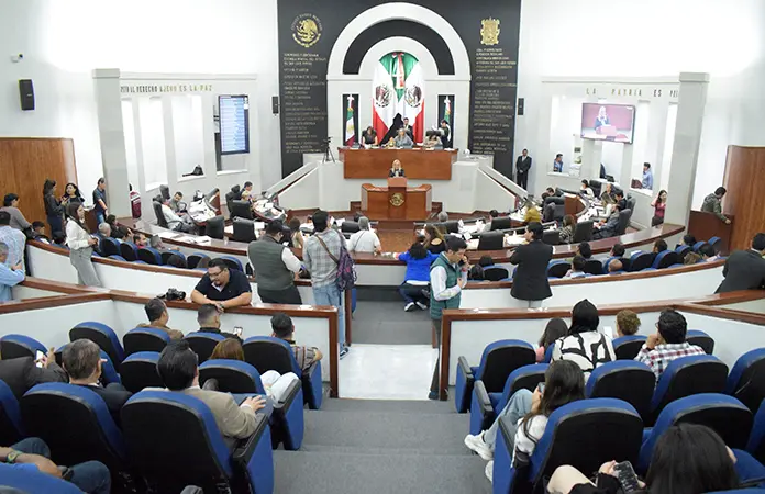 "Legislativo, el poder con menos recursos"