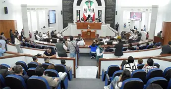 "Legislativo, el poder con menos recursos"