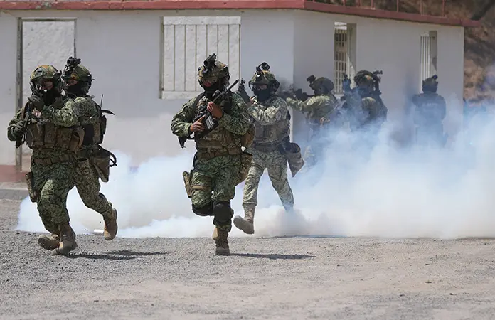 Militares se entrenan contra el terrorismo