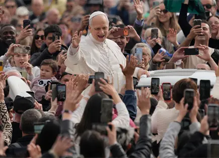 Papa León XIV se muda al apartamento papal renovado en Vaticano Papa León XIV se muda al apartamento papal renovado en Vaticano